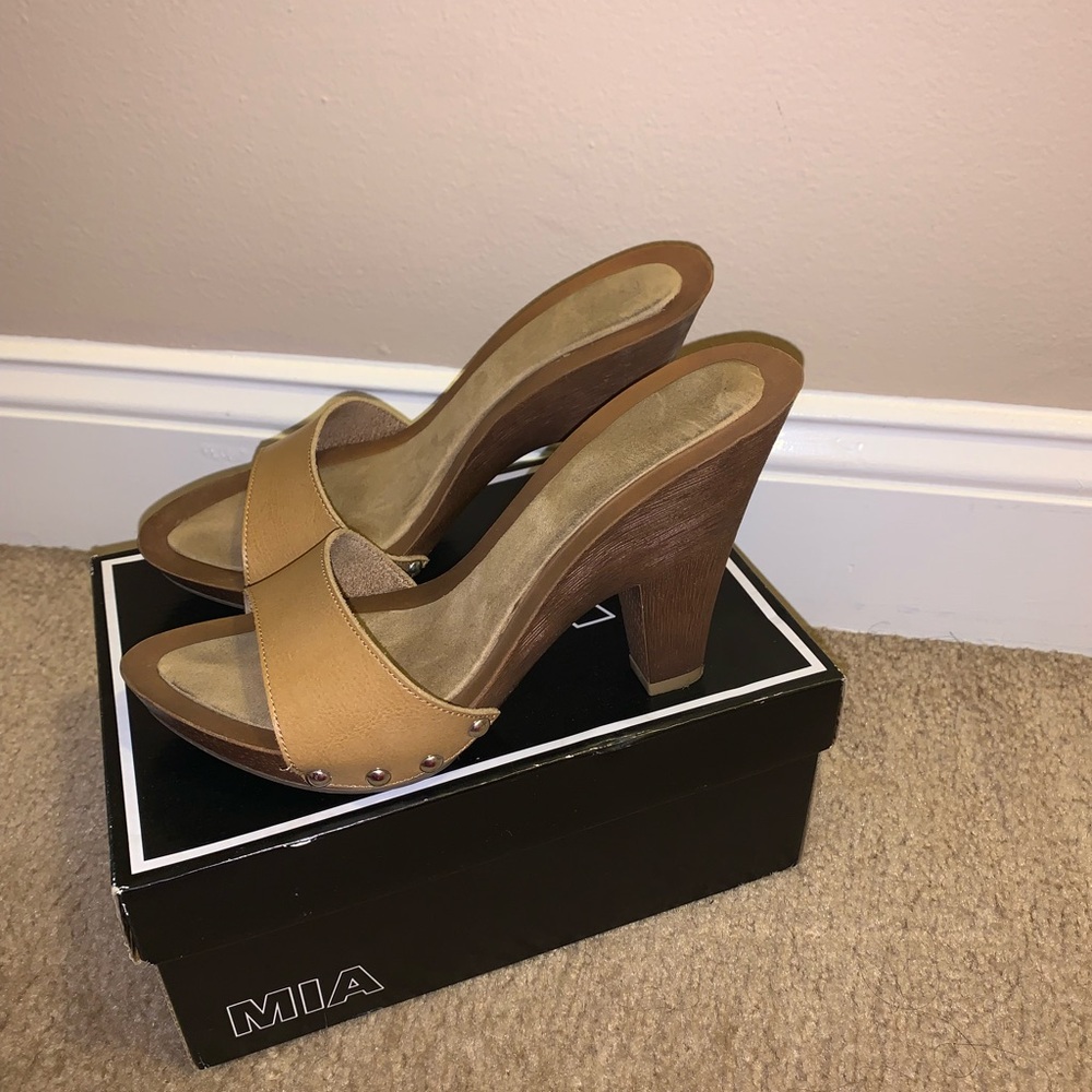 MIA brand shoes